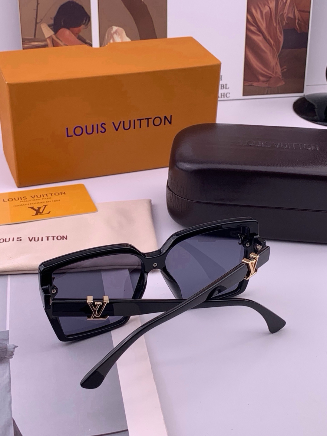 🔺LV🔻早春新款，众多明星同款[色]LV‼️‼️新款大框墨镜 ，🌈🌈宝丽来超清太阳镜🔝🔝型号：L57002