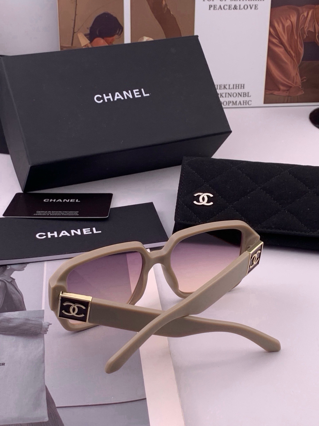 🔺CHANEL🔻官方早春新款，众多明星同款[色]香奈儿‼️‼️新款大框墨镜 ，🌈🌈宝丽来超清太阳镜🔝🔝型号：CH8700