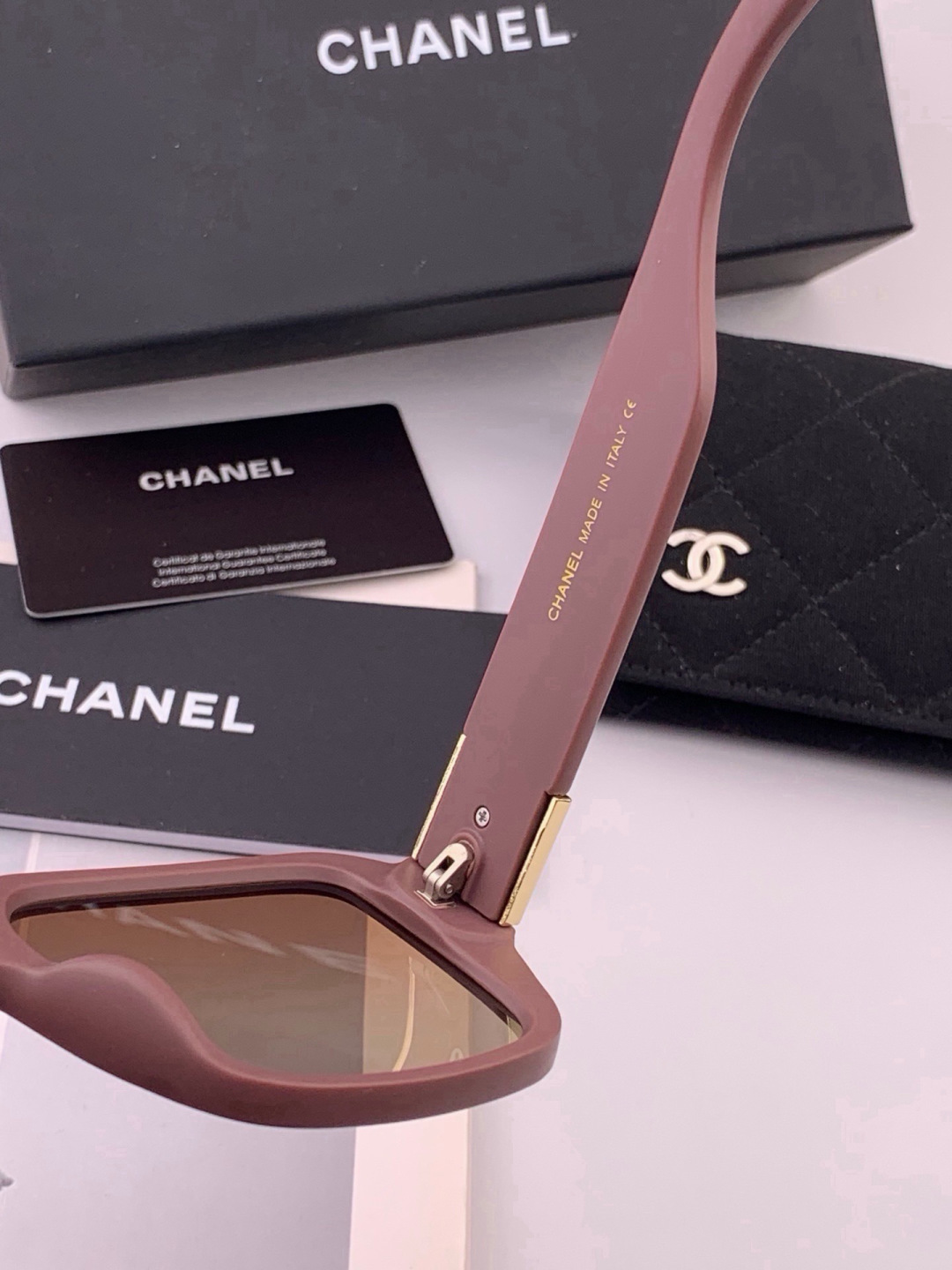 🔺CHANEL🔻官方早春新款，众多明星同款[色]香奈儿‼️‼️新款大框墨镜 ，🌈🌈宝丽来超清太阳镜🔝🔝型号：CH8700