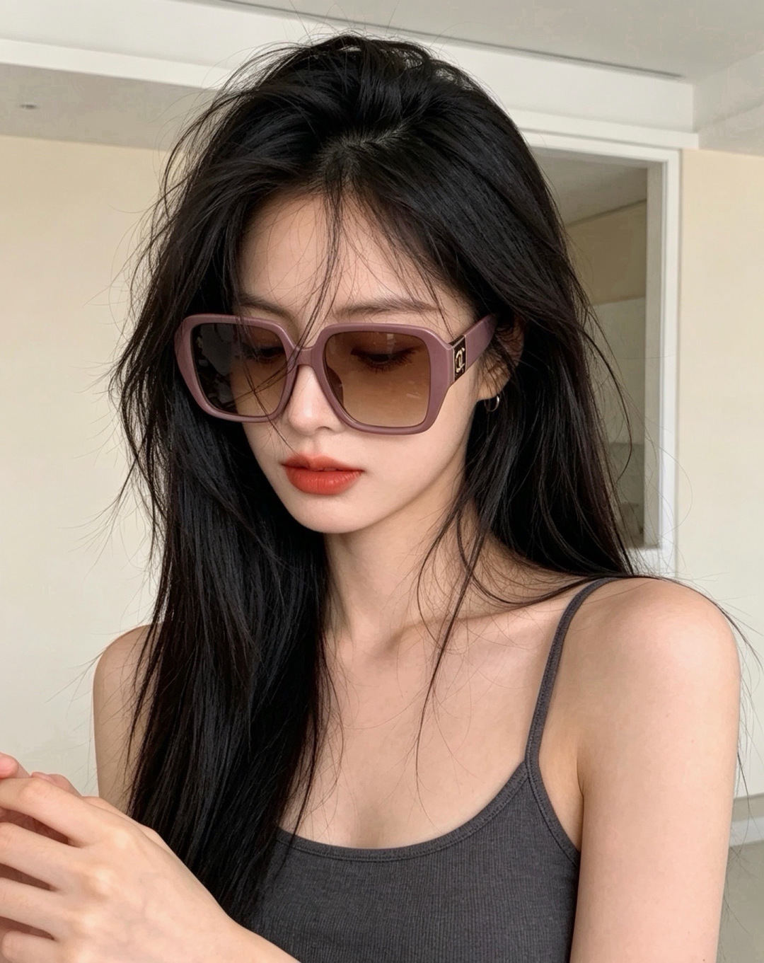 🔺CHANEL🔻官方早春新款，众多明星同款[色]香奈儿‼️‼️新款大框墨镜 ，🌈🌈宝丽来超清太阳镜🔝🔝型号：CH8700