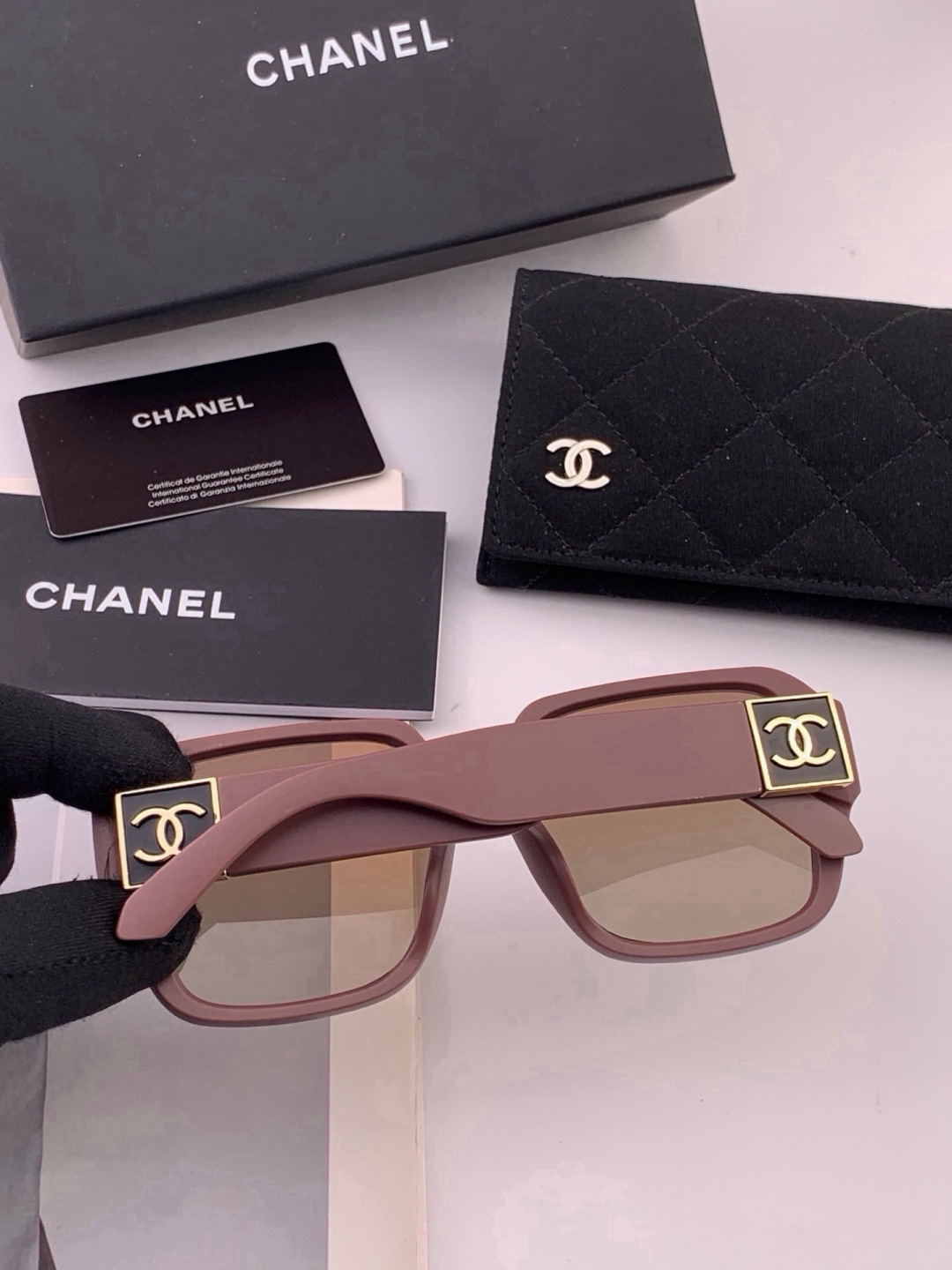 🔺CHANEL🔻官方早春新款，众多明星同款[色]香奈儿‼️‼️新款大框墨镜 ，🌈🌈宝丽来超清太阳镜🔝🔝型号：CH8700