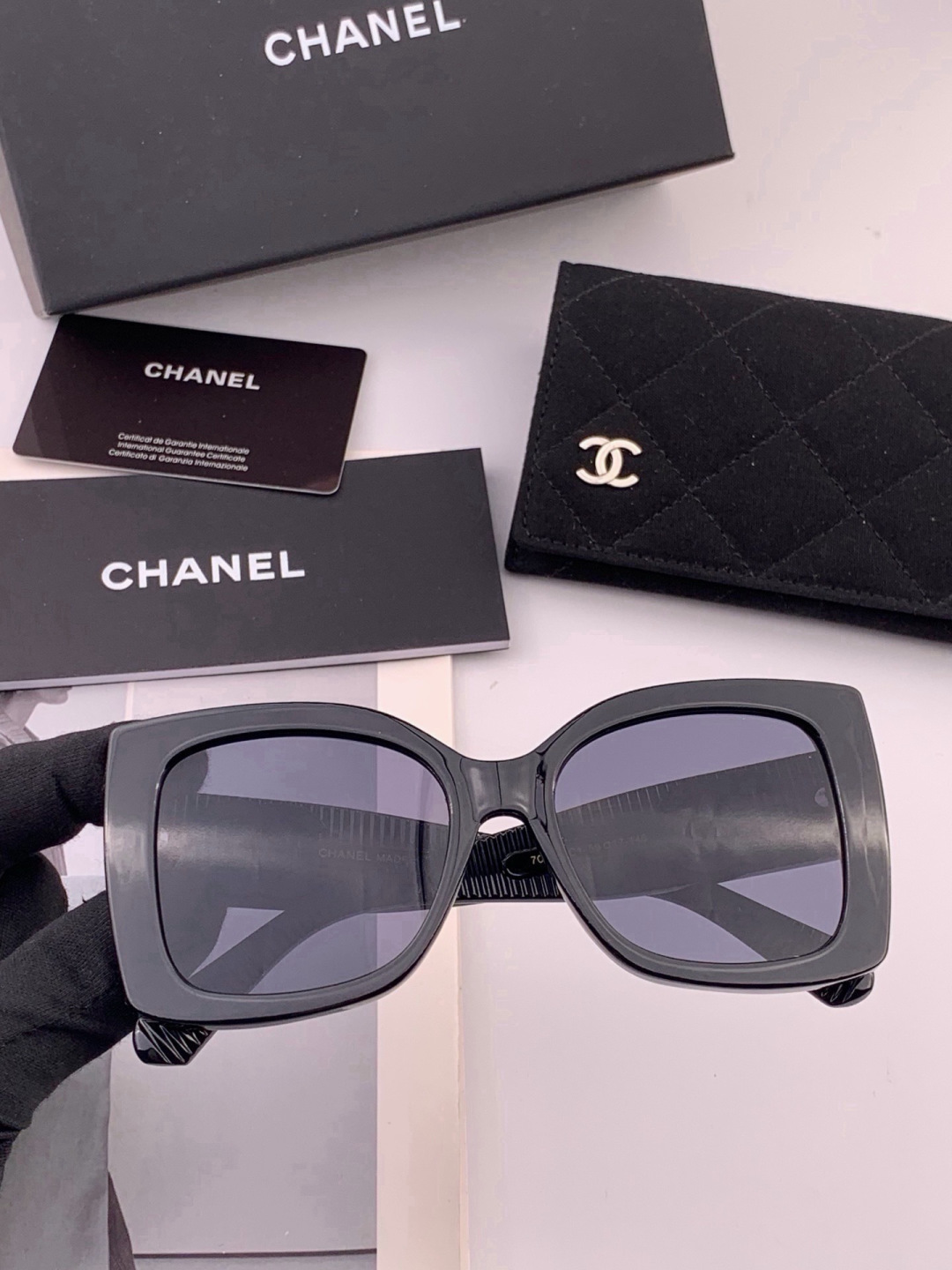 🔺CHANEL🔻官方早春新款，众多明星同款[色]香奈儿‼️‼️新款大框墨镜 ，🌈🌈宝丽来超清太阳镜🔝🔝型号：CH8700