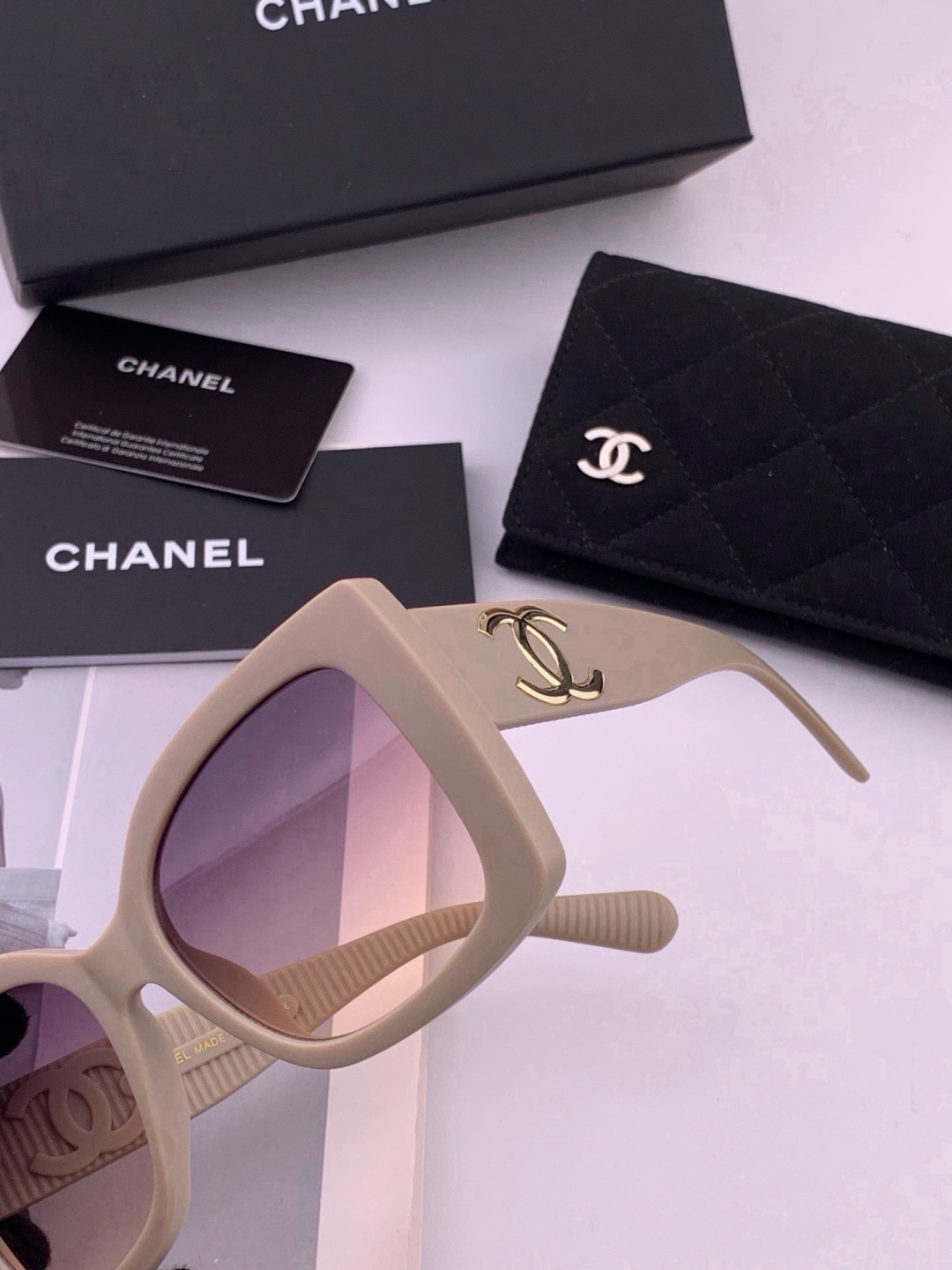 🔺CHANEL🔻官方早春新款，众多明星同款[色]香奈儿‼️‼️新款大框墨镜 ，🌈🌈宝丽来超清太阳镜🔝🔝型号：CH8700
