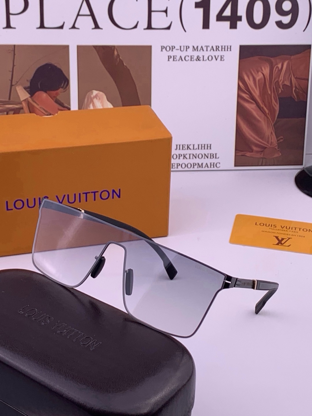 ♦️LV  新款男女情侣款太阳镜多边形墨镜iP电镀永不褪色 超轻超有弹性整幅眼镜无螺丝重要的是压不坏 高清尼龙镜片、精湛