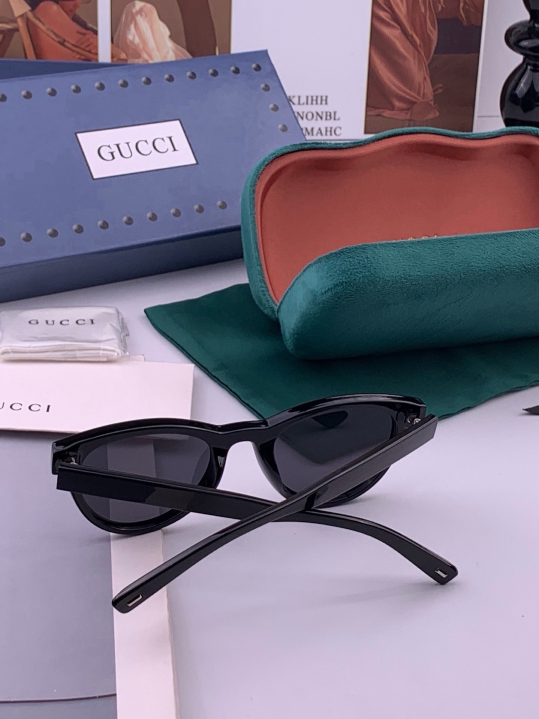 【TR偏光系列】Gucci   经典的小框设计，情侣款不挑脸型，无论搭配大衣还是连衣裙都非常显气质偏光镜片预防紫外线 型