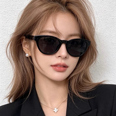 【TR偏光系列】Gucci 经典的小框设计,情侣款不挑脸型,无论搭配大衣还是连衣裙都非常显气质偏光镜片预防紫外线 型 【TR偏光系列】Gucci 经典的小框设计,情侣款不挑脸型,无论搭配大衣还是连衣裙都非常显气质偏光镜片预防紫外线 型