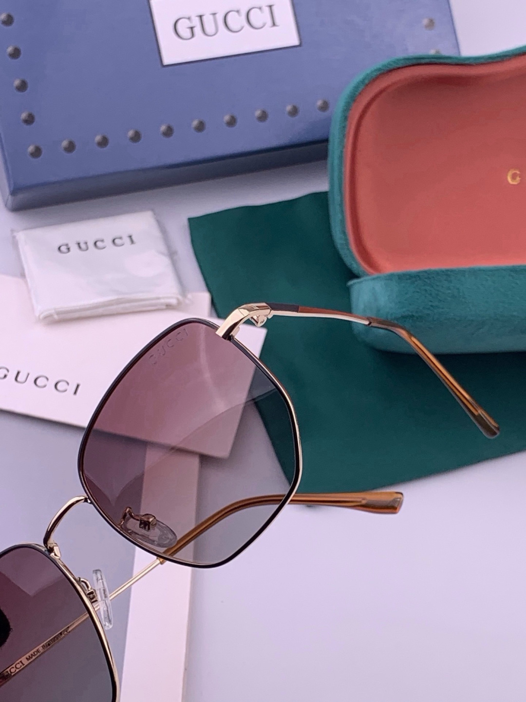 🔺 Gucci 🔻官方新款 众多明星同款[色]‼️‼️新款大框偏光墨镜 🌈🌈宝丽来超清加厚太阳镜🔝🔝型号：G9810