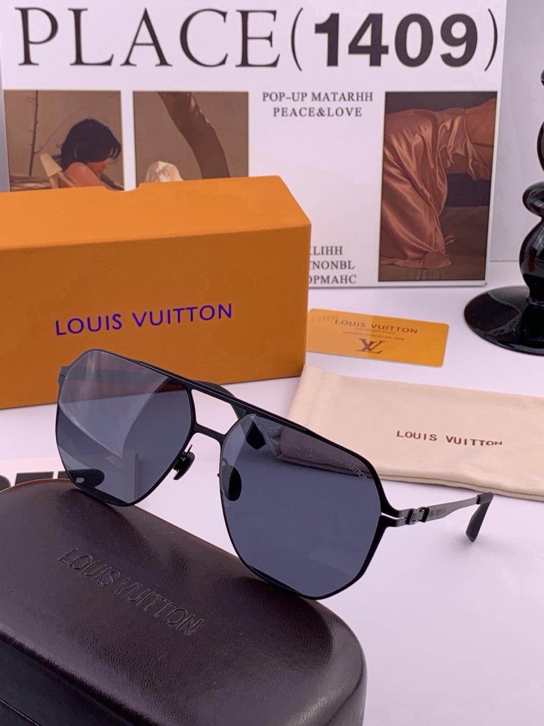 ♦️LV 新款男女情侣款太阳镜多边形墨镜iP电镀永不褪色 超轻超有弹性整幅眼镜无螺丝重要的是压不坏 高清尼龙镜片、精湛的