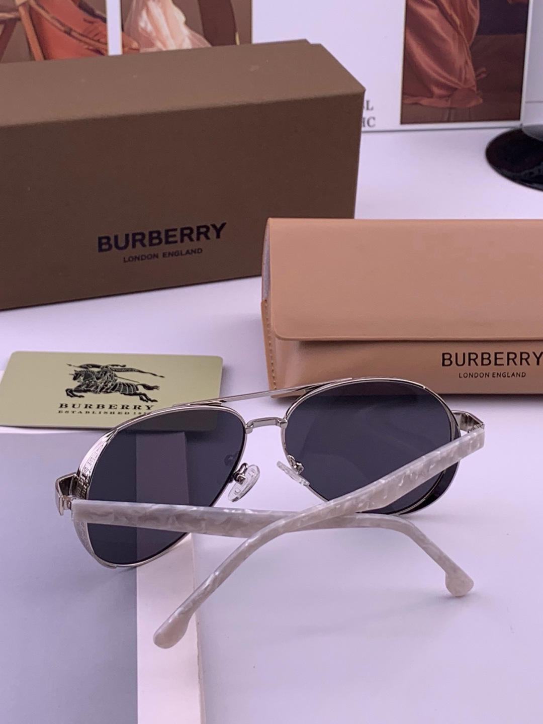 BURBERRY 巴宝莉，男士太阳眼镜🕶正版蛤蟆，太阳镜💋高品质，不挑脸，火的狠🍁新款🍁无死角🔝型号：B
