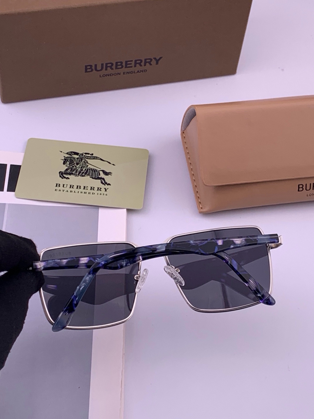BURBERRY 巴宝莉，男士太阳眼镜🕶正版蛤蟆，太阳镜💋高品质，不挑脸，火的狠🍁新款🍁无死角🔝型号：B
