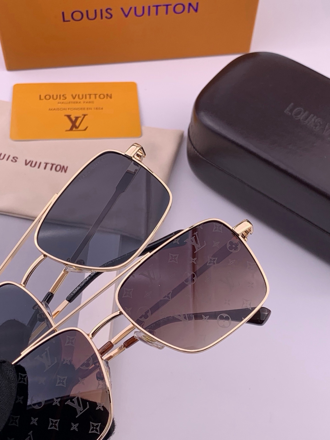 LV🔥高品质男女款”太阳镜🔥 开车钓鱼都可🔥百搭显瘦墨镜韩版男士飞行员大框司机开车防紫外线太阳镜，型号：L1906
