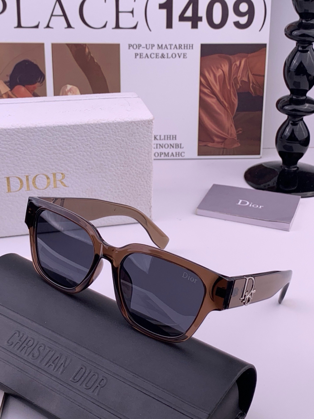 DIOR 新款女士方框太阳眼镜 开车墨镜 新款金属无框太阳镜  时尚大方 舒适轻盈 精致奢华 超轻 型号：CD02036