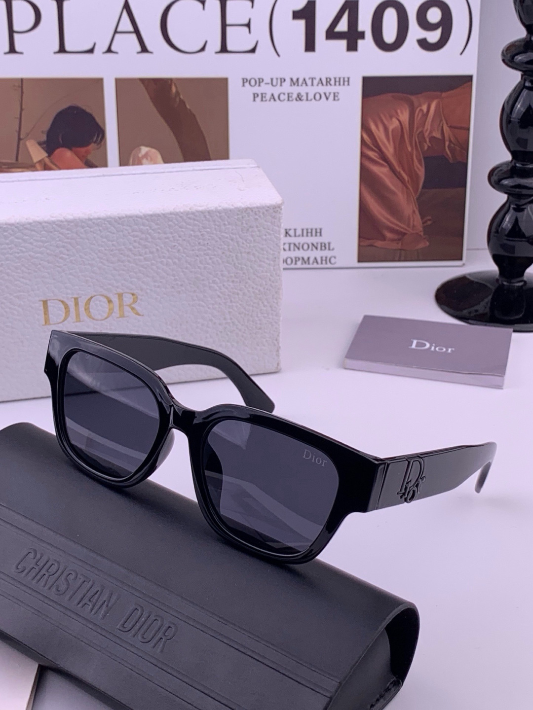 DIOR 新款女士方框太阳眼镜 开车墨镜 新款金属无框太阳镜  时尚大方 舒适轻盈 精致奢华 超轻 型号：CD02036