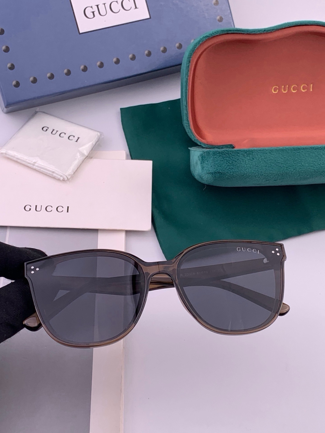 🔺 【GUCCI-偏光太阳镜】开春新款 潮流爆款 时尚偏光太阳镜 高品质 佩戴舒适 网红潮款墨镜 女士高清偏光太阳镜🕶️
