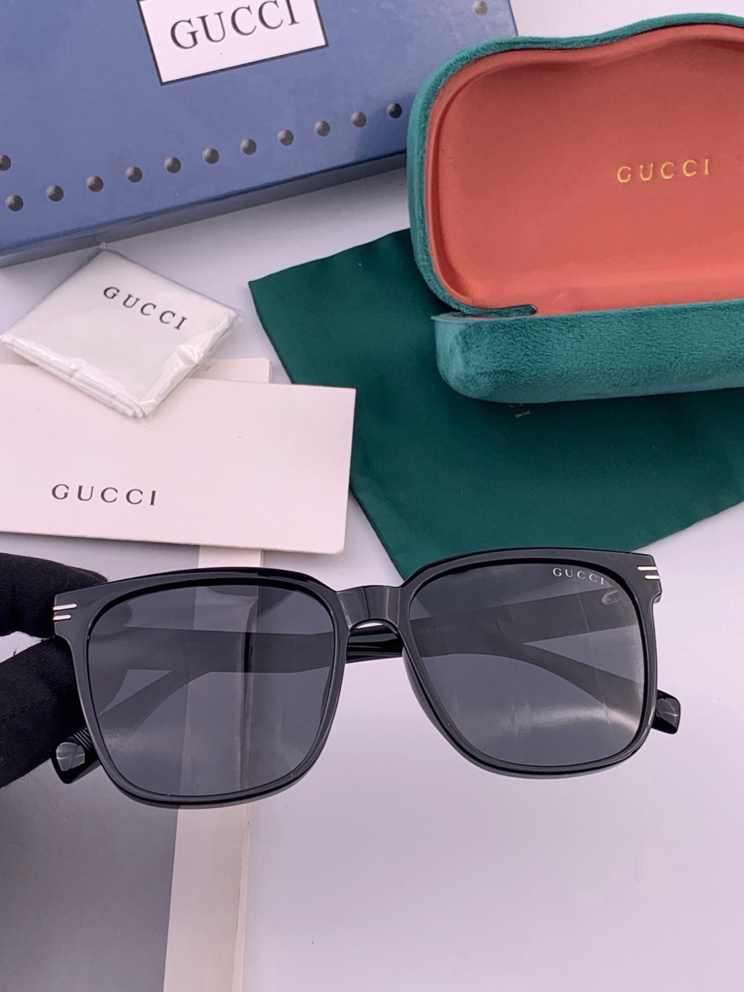 🔺 【GUCCI-偏光太阳镜】开春新款 潮流爆款 时尚偏光太阳镜 高品质 佩戴舒适 网红潮款墨镜 女士高清偏光太阳镜🕶️