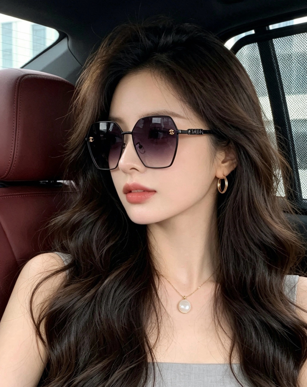 香奈儿 开春新款太阳镜 各路网红纷纷带起气场满分‼️ 俏皮甜美.上脸效果更佳.金属质感超好 型号：CH91734