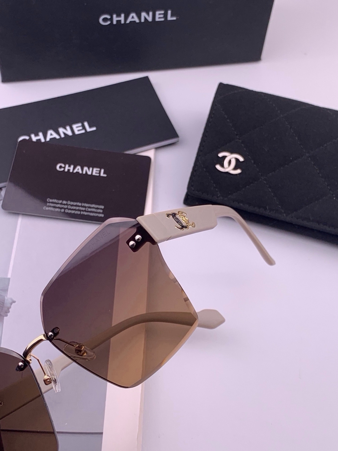 【CHANEL】香奈儿 新款潮流爆款 时尚方框太阳镜 佩戴舒适 网红潮款墨镜  女士高清加厚偏光太阳镜🕶️ 🎉高品质TR