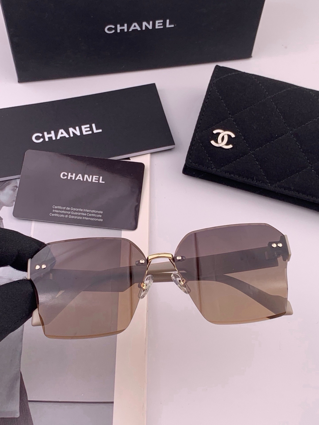 【CHANEL】香奈儿 新款潮流爆款 时尚方框太阳镜 佩戴舒适 网红潮款墨镜  女士高清加厚偏光太阳镜🕶️ 🎉高品质TR
