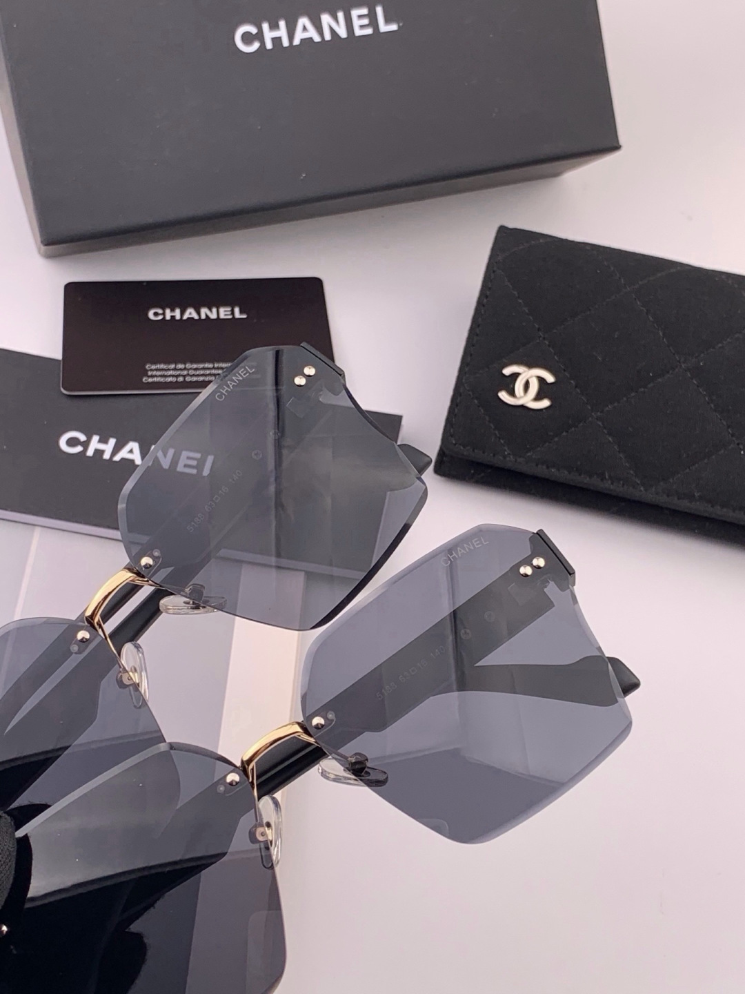 【CHANEL】香奈儿 新款潮流爆款 时尚方框太阳镜 佩戴舒适 网红潮款墨镜  女士高清加厚偏光太阳镜🕶️ 🎉高品质TR