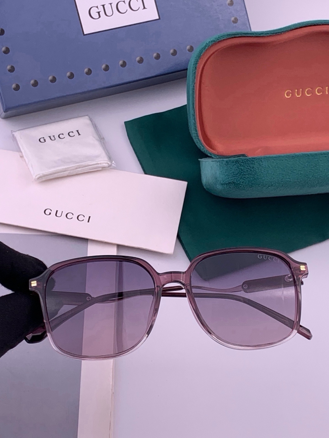 GUCCI 开春新款太阳镜 各路网红纷纷带起气场满分‼️ 俏皮甜美.上脸效果更佳.金属质感超好 型号：G7231