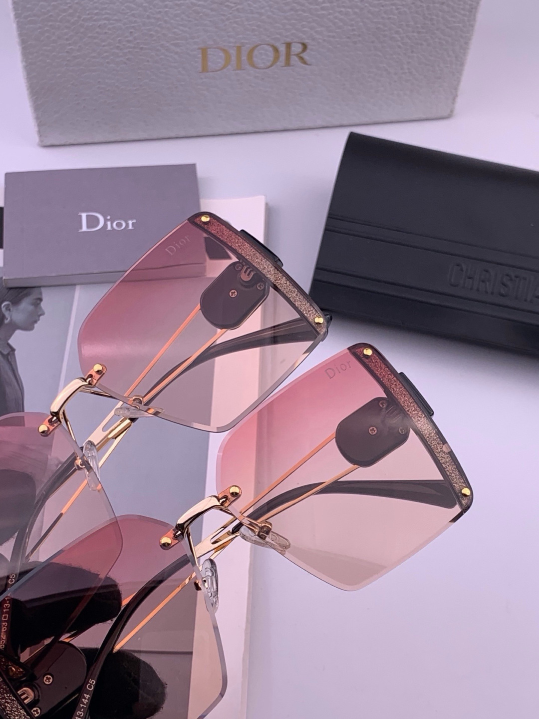 🔺 【DIOR-迪奥】开春新款 潮流爆款 时尚方框太阳镜 高品质 佩戴舒适 网红潮款墨镜 型号：D2365