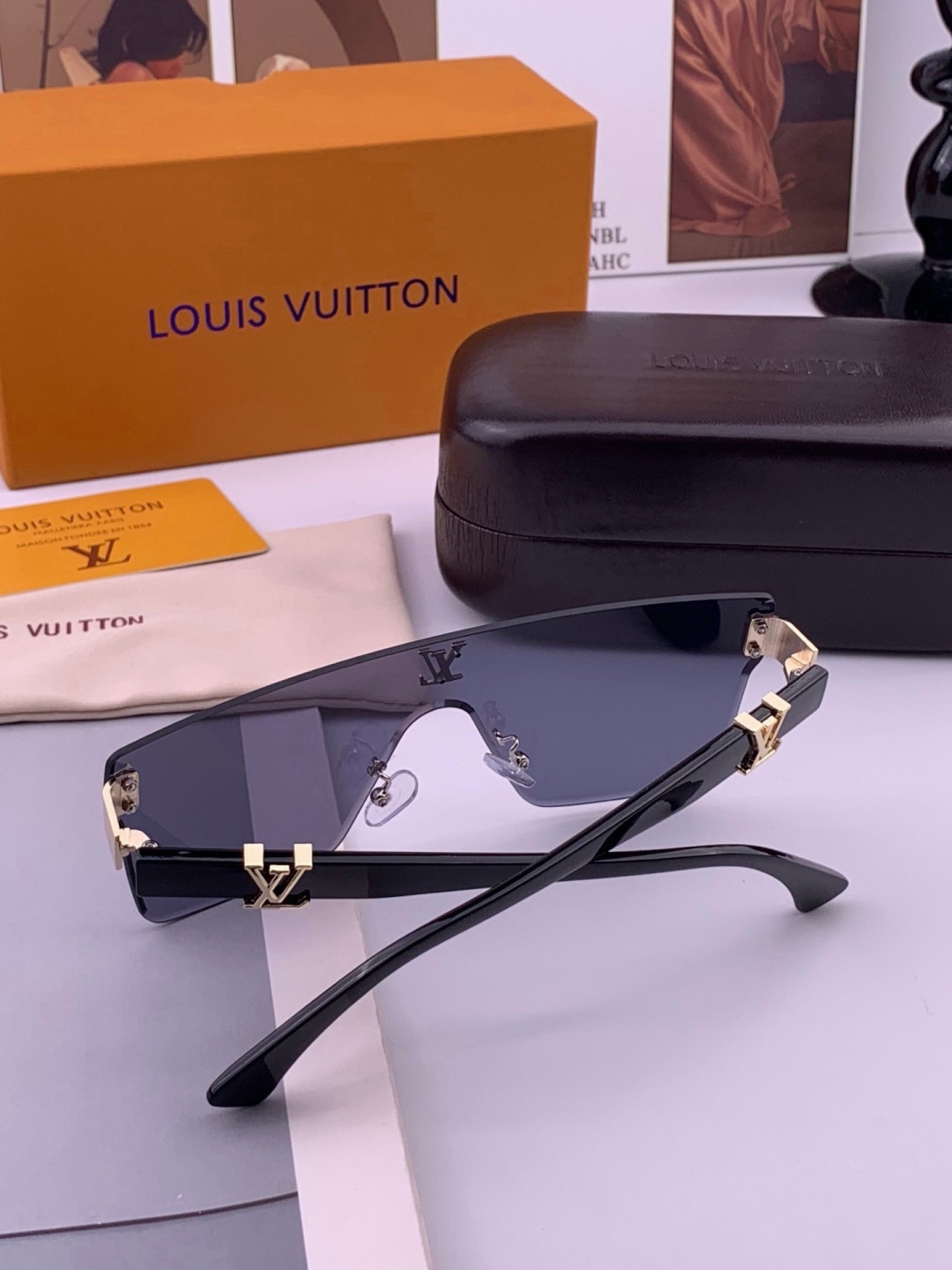 🔺LV🔻早春新款，众多明星同款[色]LV‼️‼️新款大框墨镜 ，🌈🌈宝丽来超清太阳镜🔝🔝型号：L36000