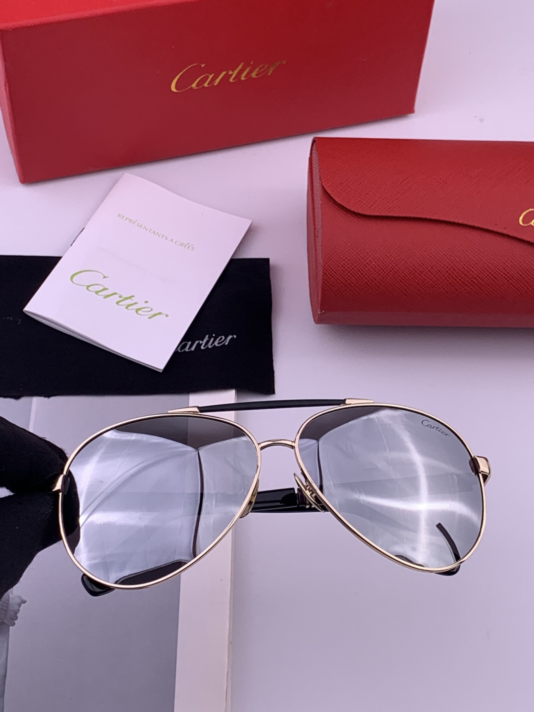 【Cartier  卡地亚】 👑男女款偏光墨镜  双色烤漆工艺  进口宝丽来偏光镜片   顶级做工彰显非凡品味 高品质 