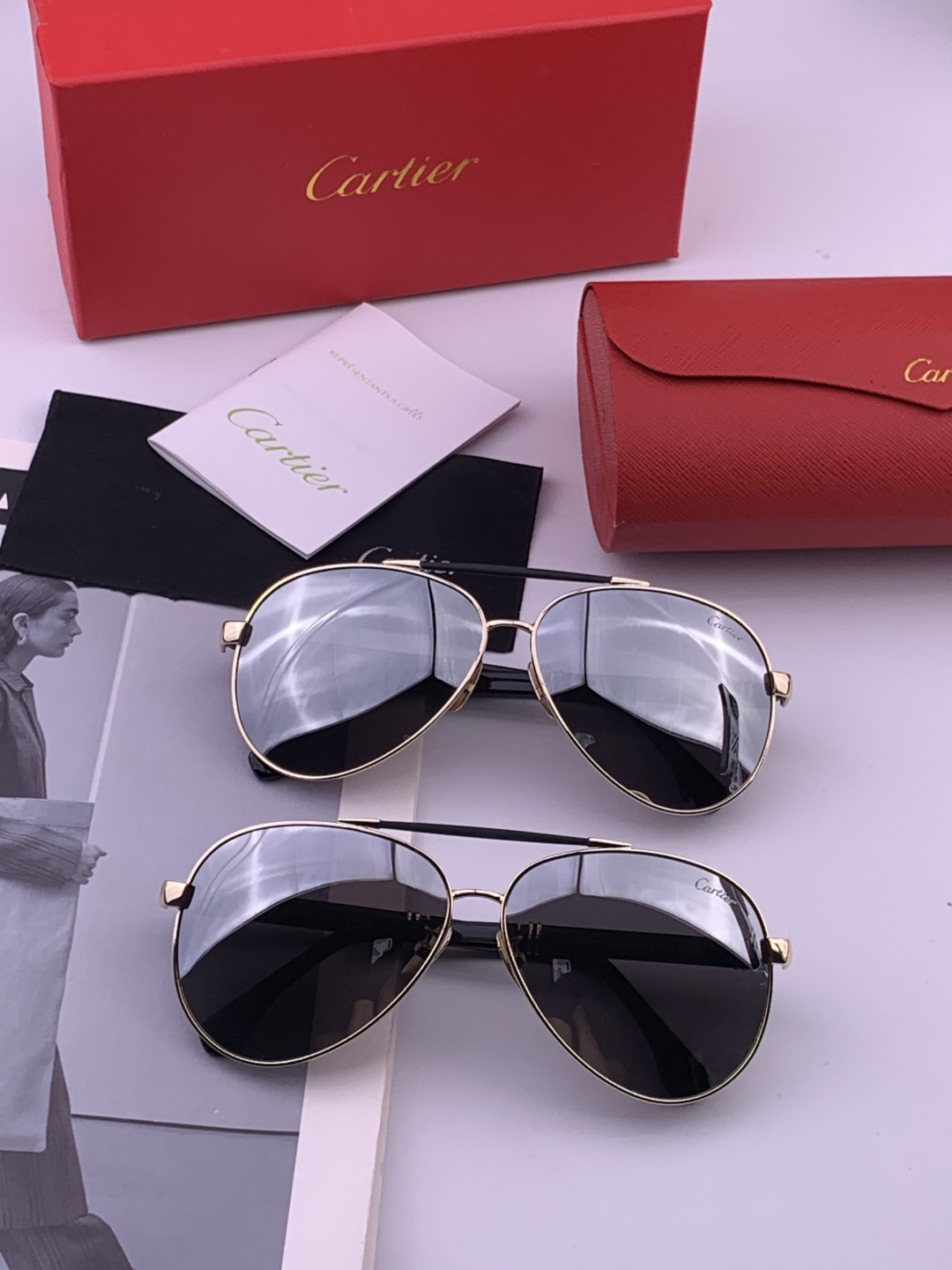 【Cartier  卡地亚】 👑男女款偏光墨镜  双色烤漆工艺  进口宝丽来偏光镜片   顶级做工彰显非凡品味 高品质 