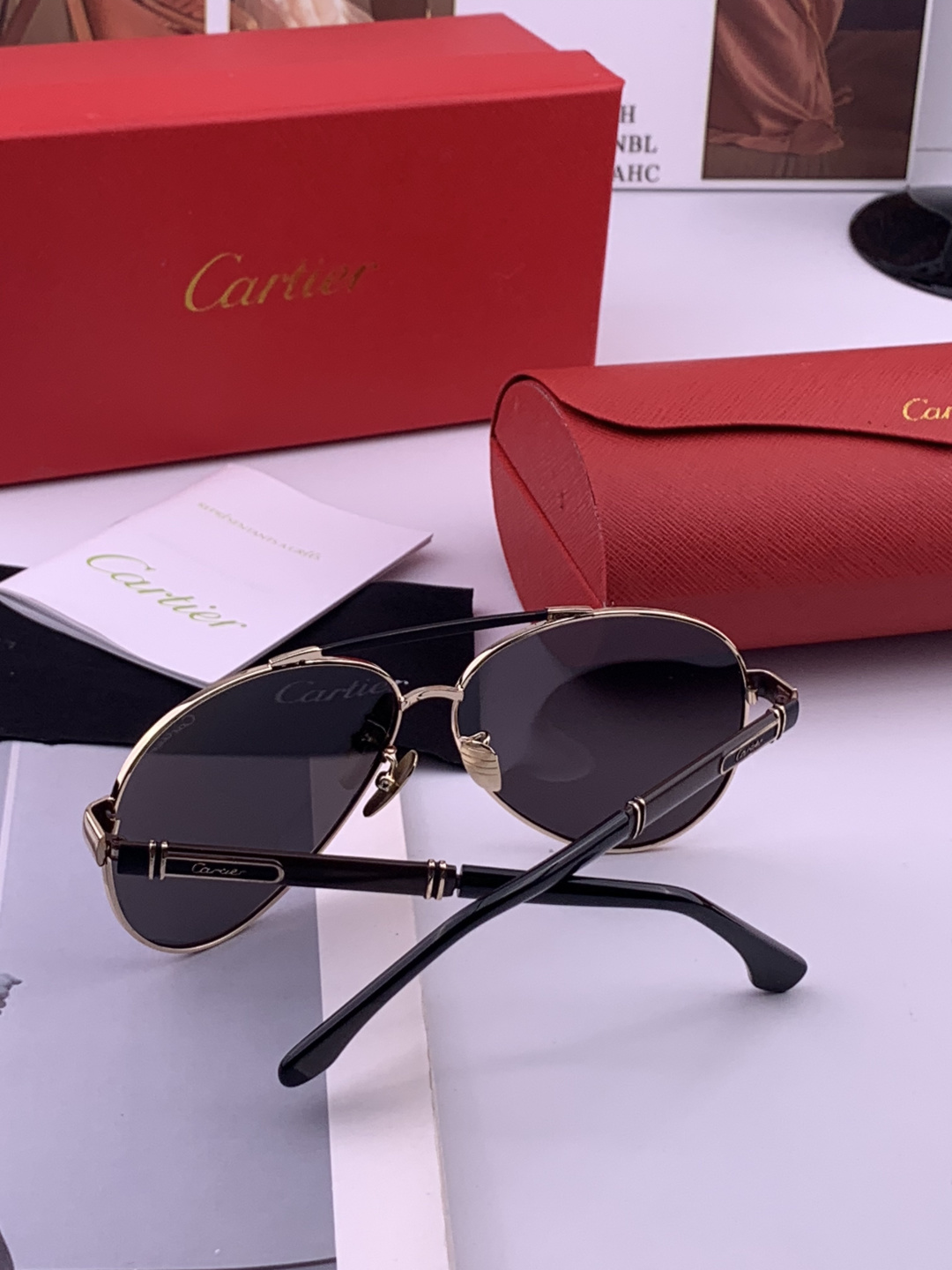 【Cartier  卡地亚】 👑男女款偏光墨镜  双色烤漆工艺  进口宝丽来偏光镜片   顶级做工彰显非凡品味 高品质 