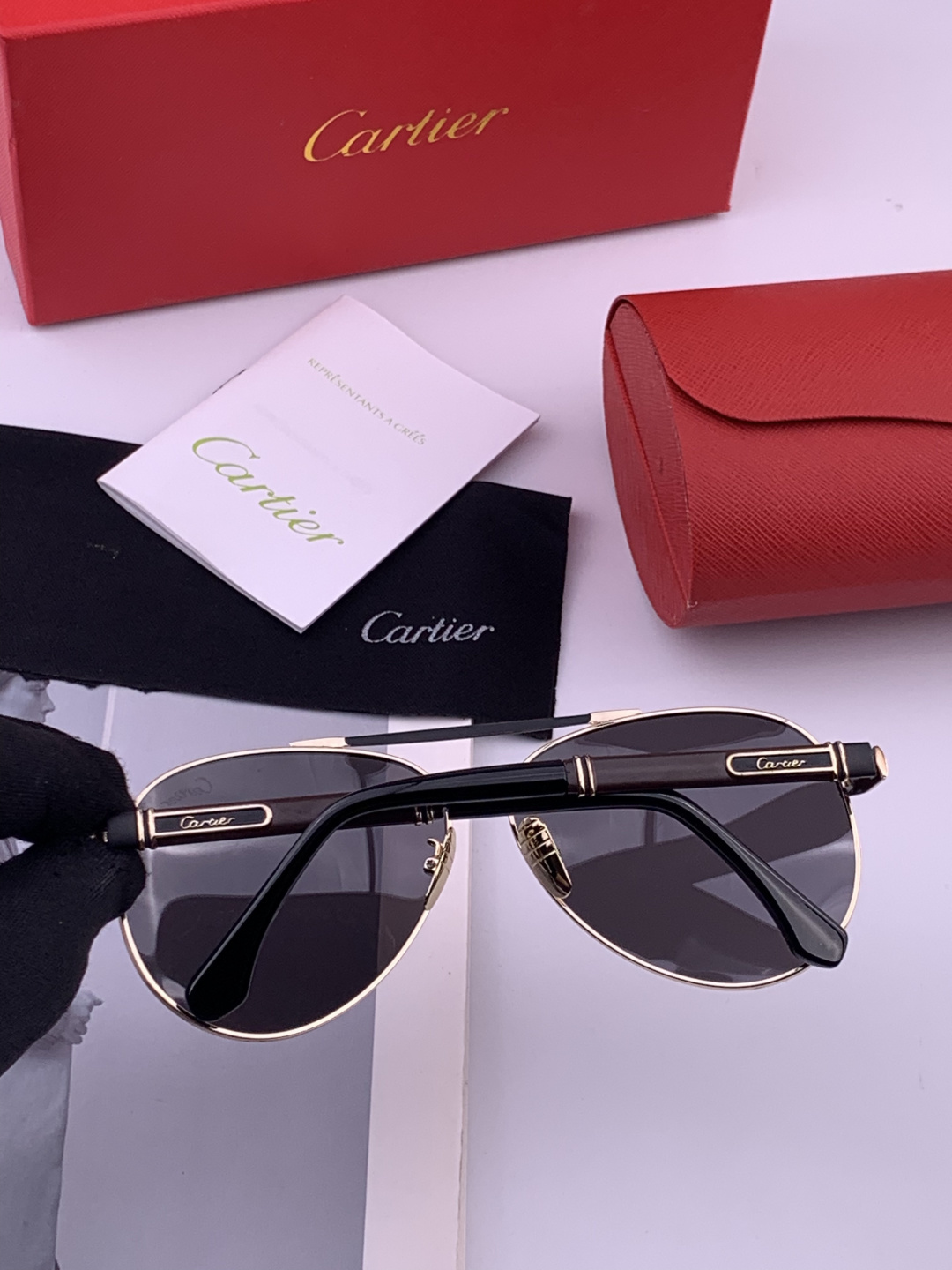 【Cartier  卡地亚】 👑男女款偏光墨镜  双色烤漆工艺  进口宝丽来偏光镜片   顶级做工彰显非凡品味 高品质 