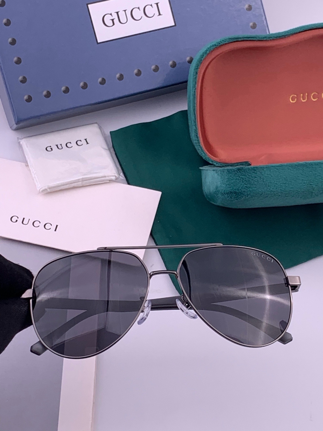Gucci 🔥  高品质男女款墨镜   👍 进口宝丽来偏光镜片  🔥蛤蟆镜 开车钓鱼都可 🔥百搭显瘦墨镜韩版男士飞行员大