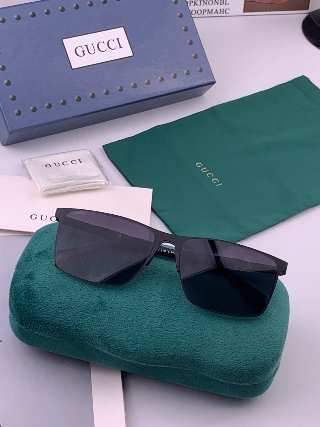GUCCI 男款炫彩飞行员偏光太阳镜 ❤️材质：高清尼龙加厚卡槽高清偏光镜片 🌹无边框镜架💕颜👍型号：G197