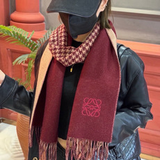 罗意威👍巴黎时装展商务男士女士通用双面羊绒披肩🔥代工厂臻选上乘的超细羊绒纤维 进行纯手工精梳处理 耗时耗力 再以清泉水浸 罗意威👍巴黎时装展商务男士女士通用双面羊绒披肩🔥代工厂臻选上乘的超细羊绒纤维 进行纯手工精梳处理 耗时耗力 再以清泉水浸