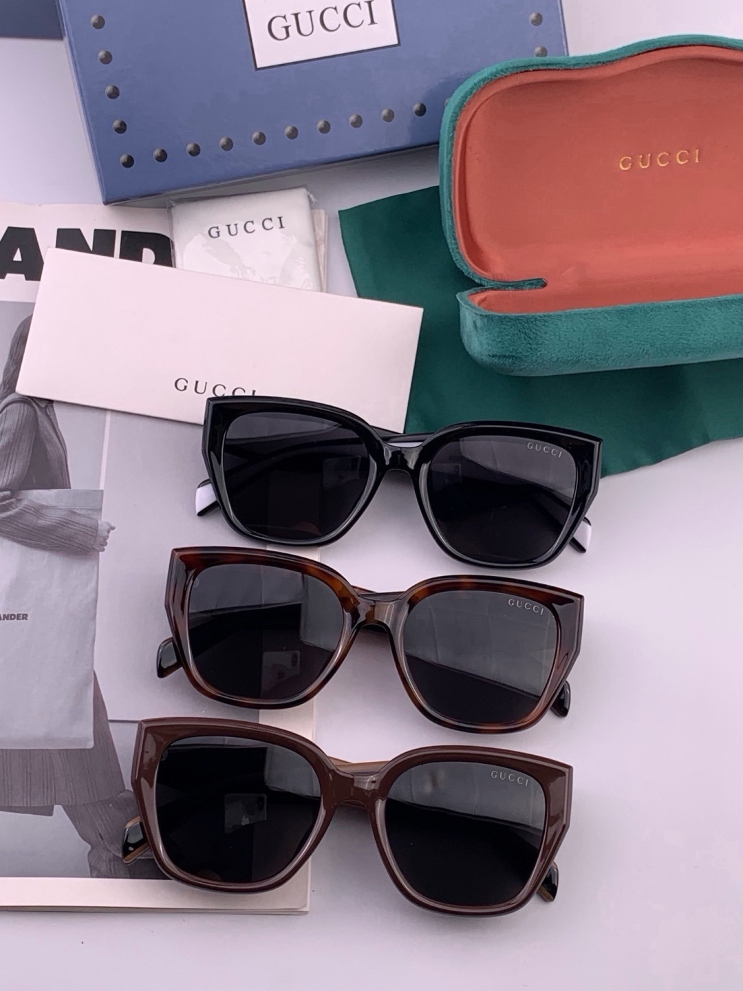 GUCCI  新款偏光太眼镜，情侣款时尚方框太阳镜佩戴舒适网红潮流款墨镜，大气女人范儿，大脸小脸都好看 ！型号：G082