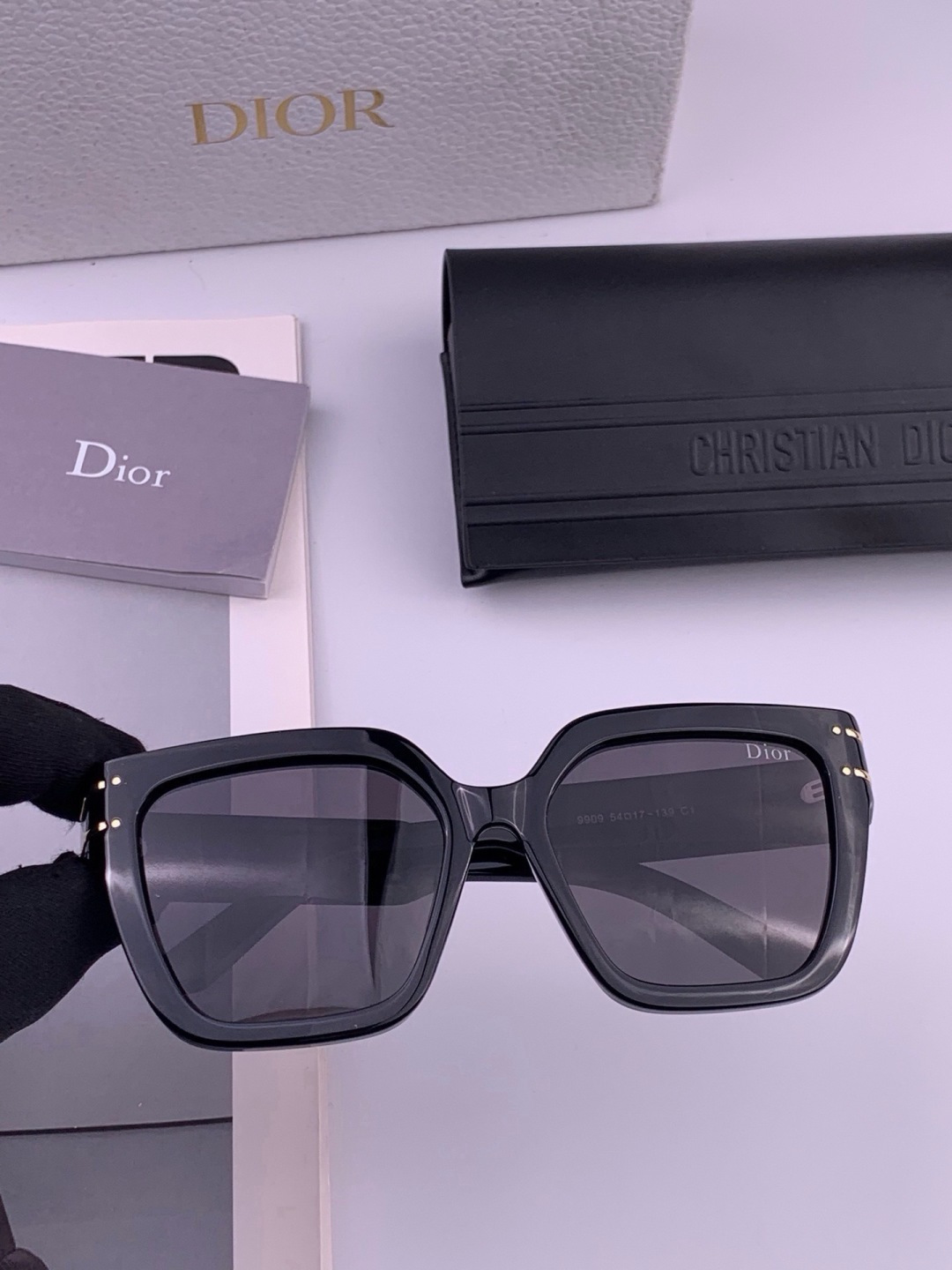 【DIOR】新款潮流爆款 时尚方框太阳镜 佩戴舒适 网红潮款墨镜  女士高清加厚偏光太阳镜🕶️ 🎉高品质TR镜框 ♥️♥
