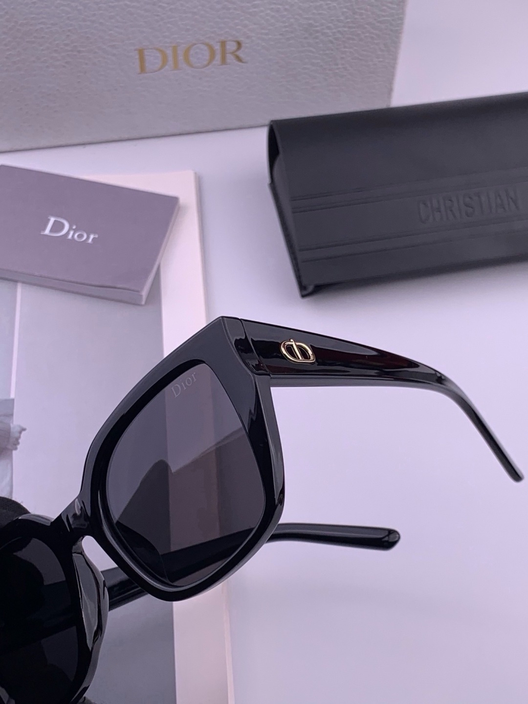 【DIOR】新款潮流爆款 时尚方框太阳镜 佩戴舒适 网红潮款墨镜  女士高清加厚偏光太阳镜🕶️ 🎉高品质TR镜框 ♥️♥