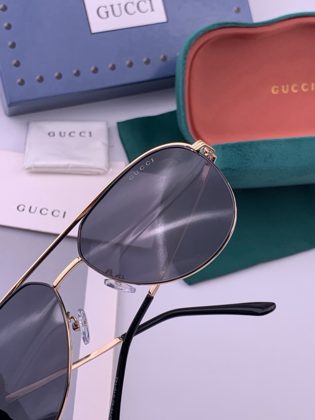 Gucci 🔥  高品质男女款墨镜   👍 进口宝丽来偏光镜片  🔥蛤蟆镜 开车钓鱼都可 🔥百搭显瘦墨镜韩版男士飞行员大