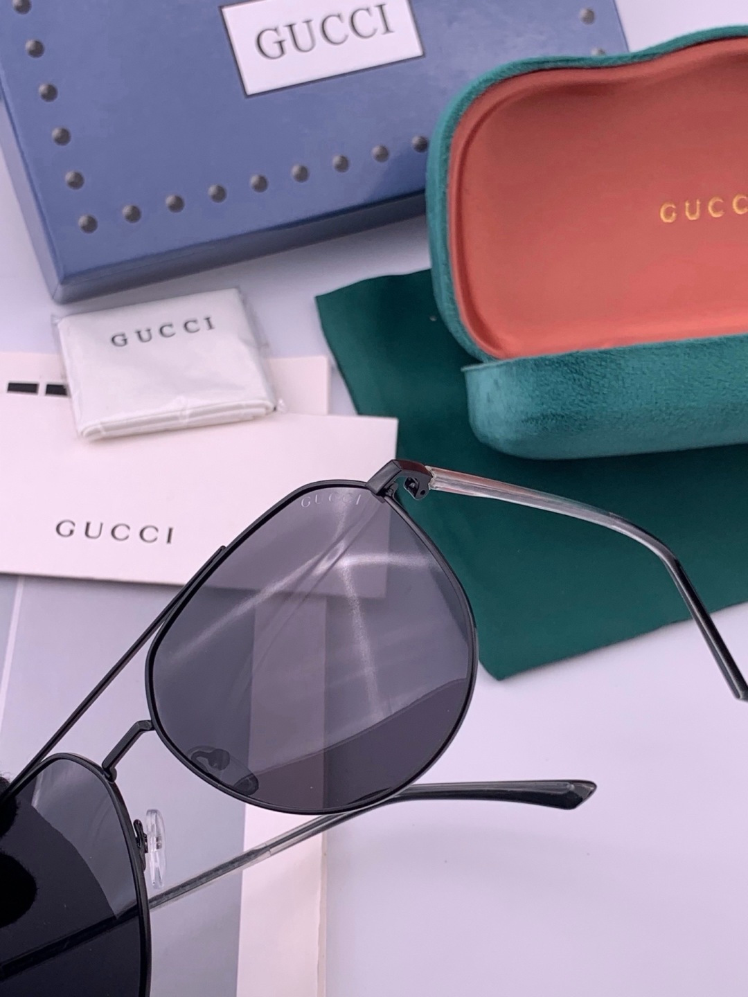Gucci 🔥  高品质男女款墨镜   👍 进口宝丽来偏光镜片  🔥蛤蟆镜 开车钓鱼都可 🔥百搭显瘦墨镜韩版男士飞行员大