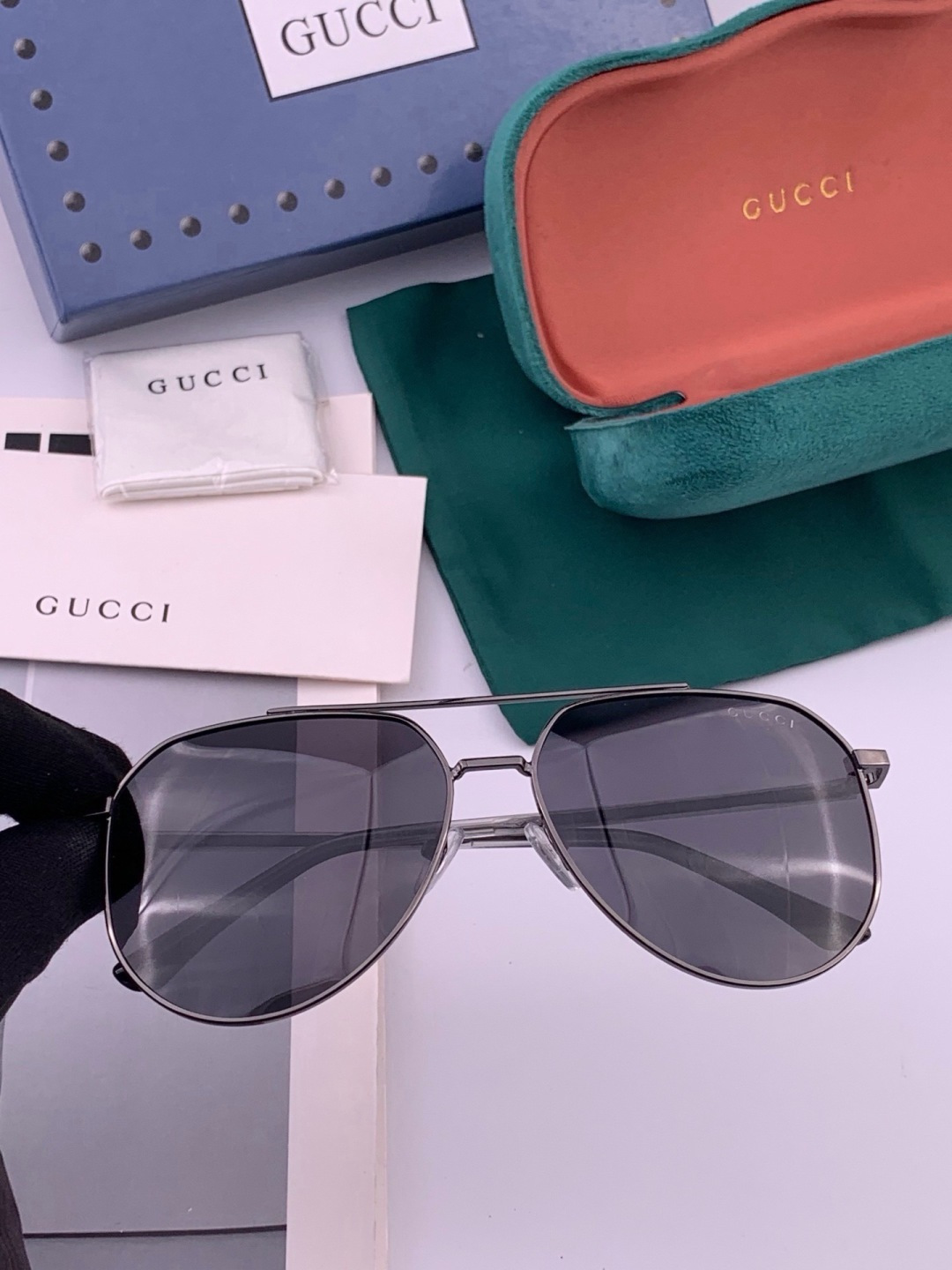Gucci 🔥  高品质男女款墨镜   👍 进口宝丽来偏光镜片  🔥蛤蟆镜 开车钓鱼都可 🔥百搭显瘦墨镜韩版男士飞行员大