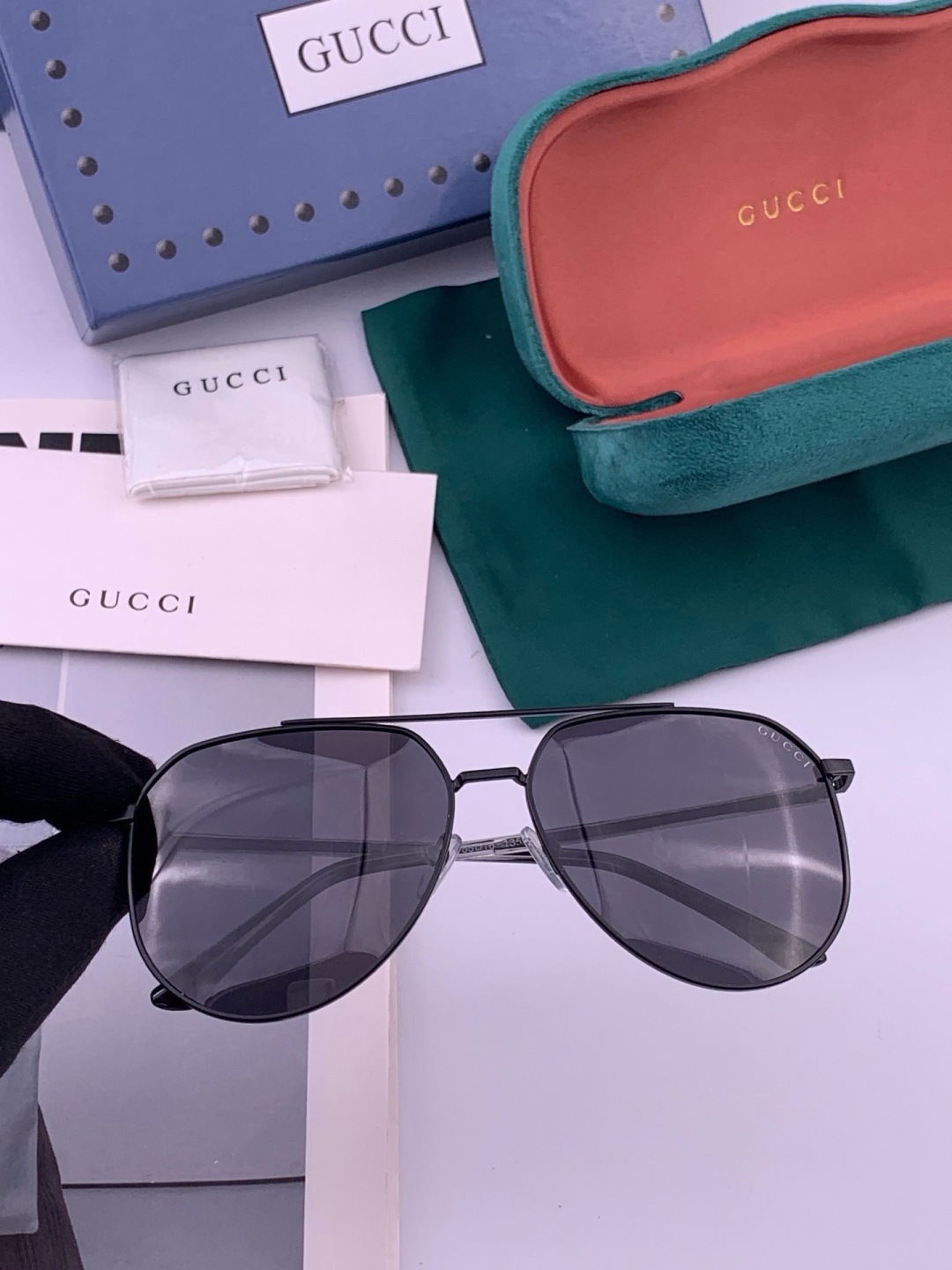 Gucci 🔥  高品质男女款墨镜   👍 进口宝丽来偏光镜片  🔥蛤蟆镜 开车钓鱼都可 🔥百搭显瘦墨镜韩版男士飞行员大
