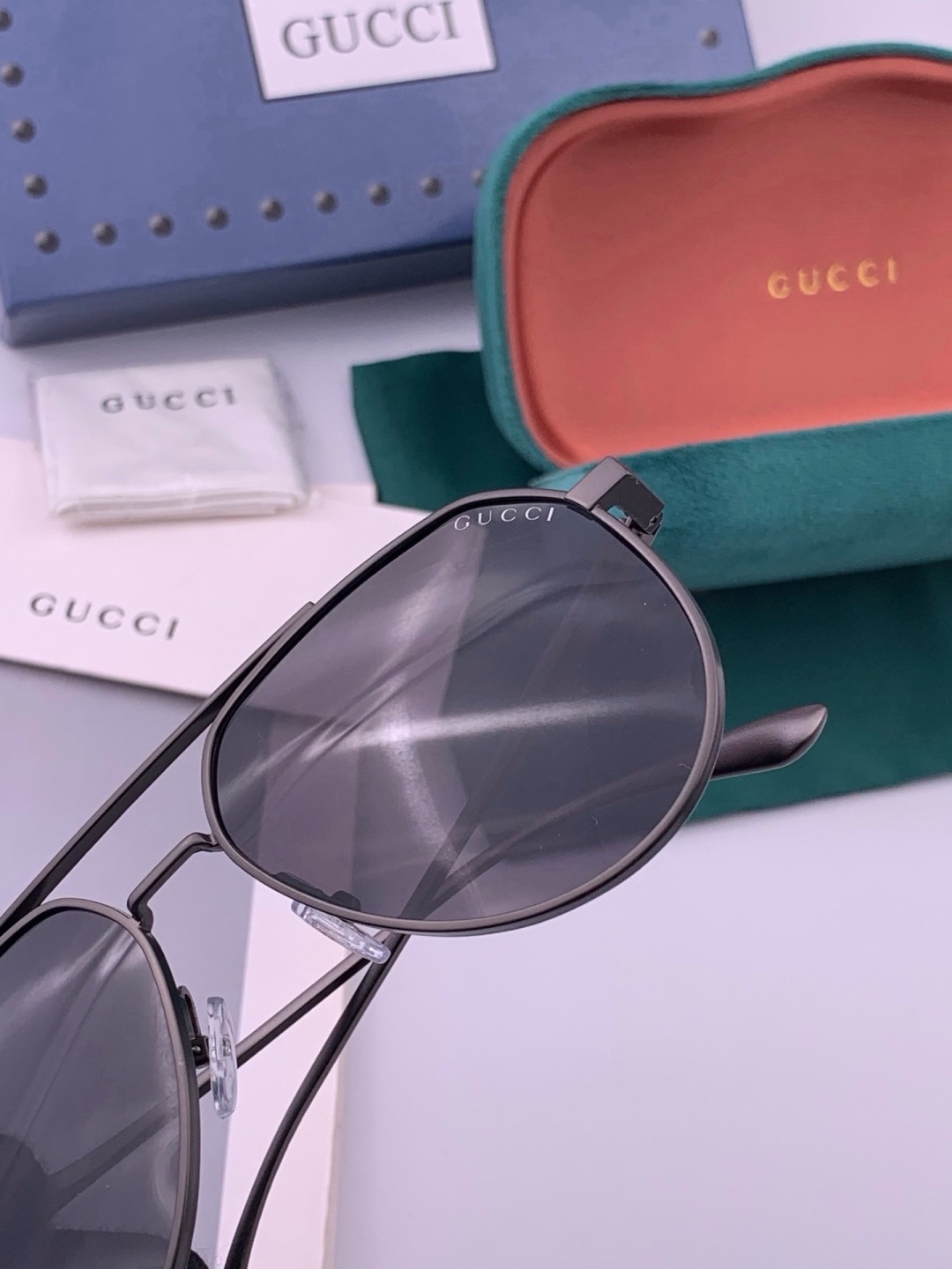Gucci 🔥  高品质男女款墨镜   👍 进口宝丽来偏光镜片  🔥蛤蟆镜 开车钓鱼都可 🔥百搭显瘦墨镜韩版男士飞行员大