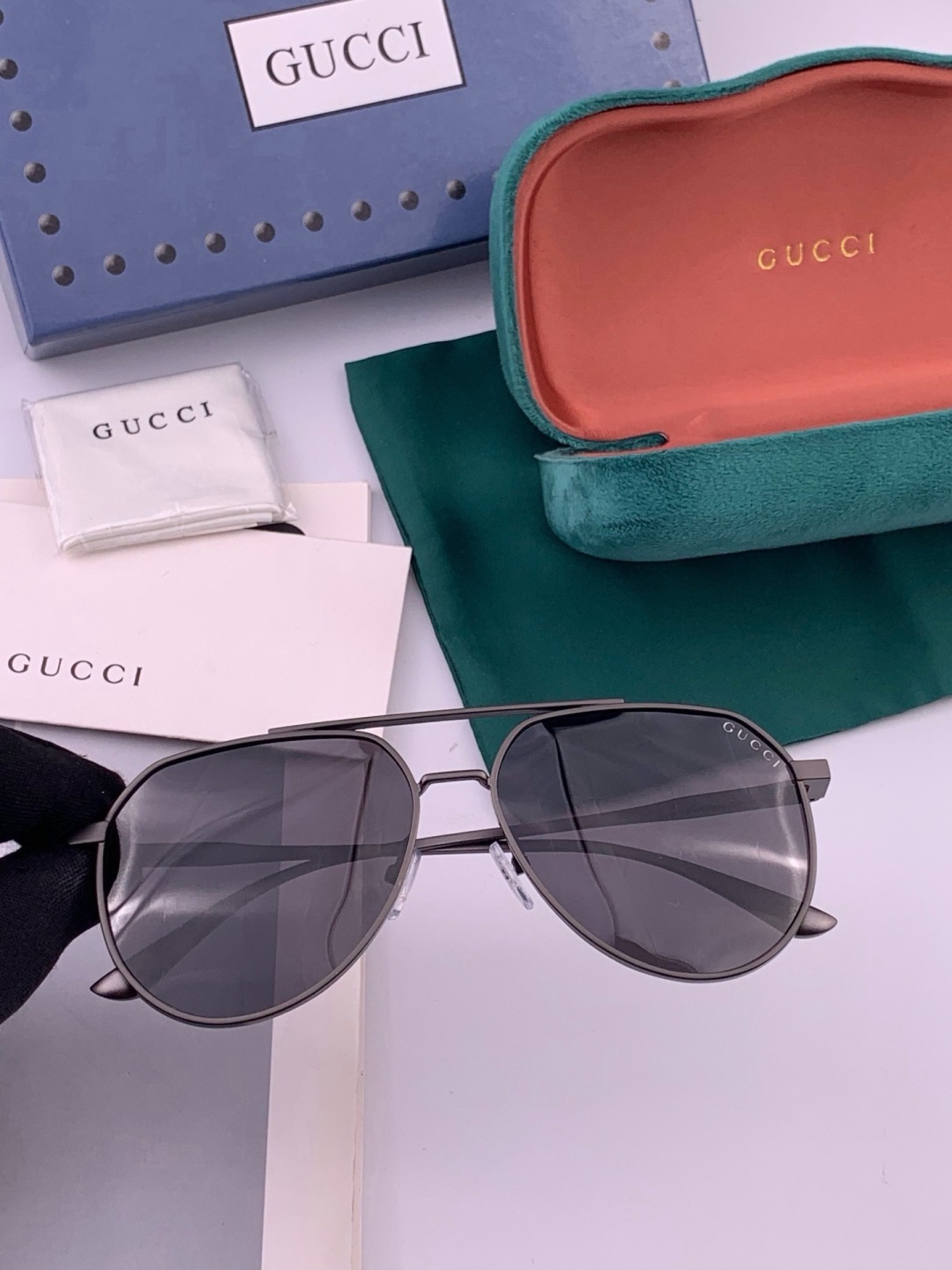 Gucci 🔥  高品质男女款墨镜   👍 进口宝丽来偏光镜片  🔥蛤蟆镜 开车钓鱼都可 🔥百搭显瘦墨镜韩版男士飞行员大