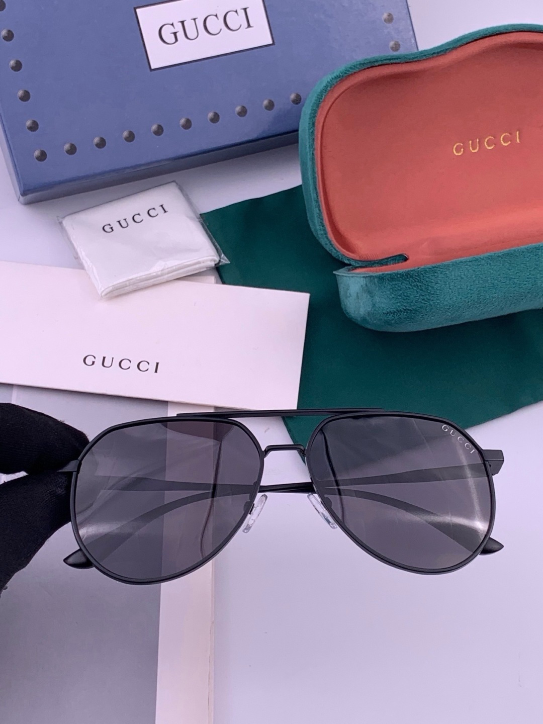 Gucci 🔥  高品质男女款墨镜   👍 进口宝丽来偏光镜片  🔥蛤蟆镜 开车钓鱼都可 🔥百搭显瘦墨镜韩版男士飞行员大