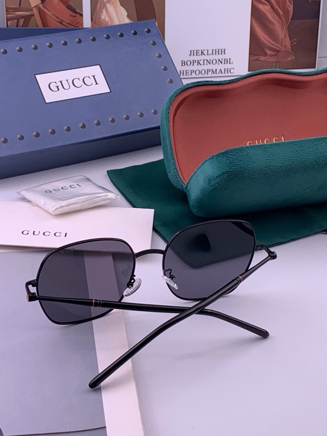 新品GUCC*太阳镜以独特魅力和前卫风格诠释春夏最新眼镜，质感超好佩带舒适 型号：G55813
