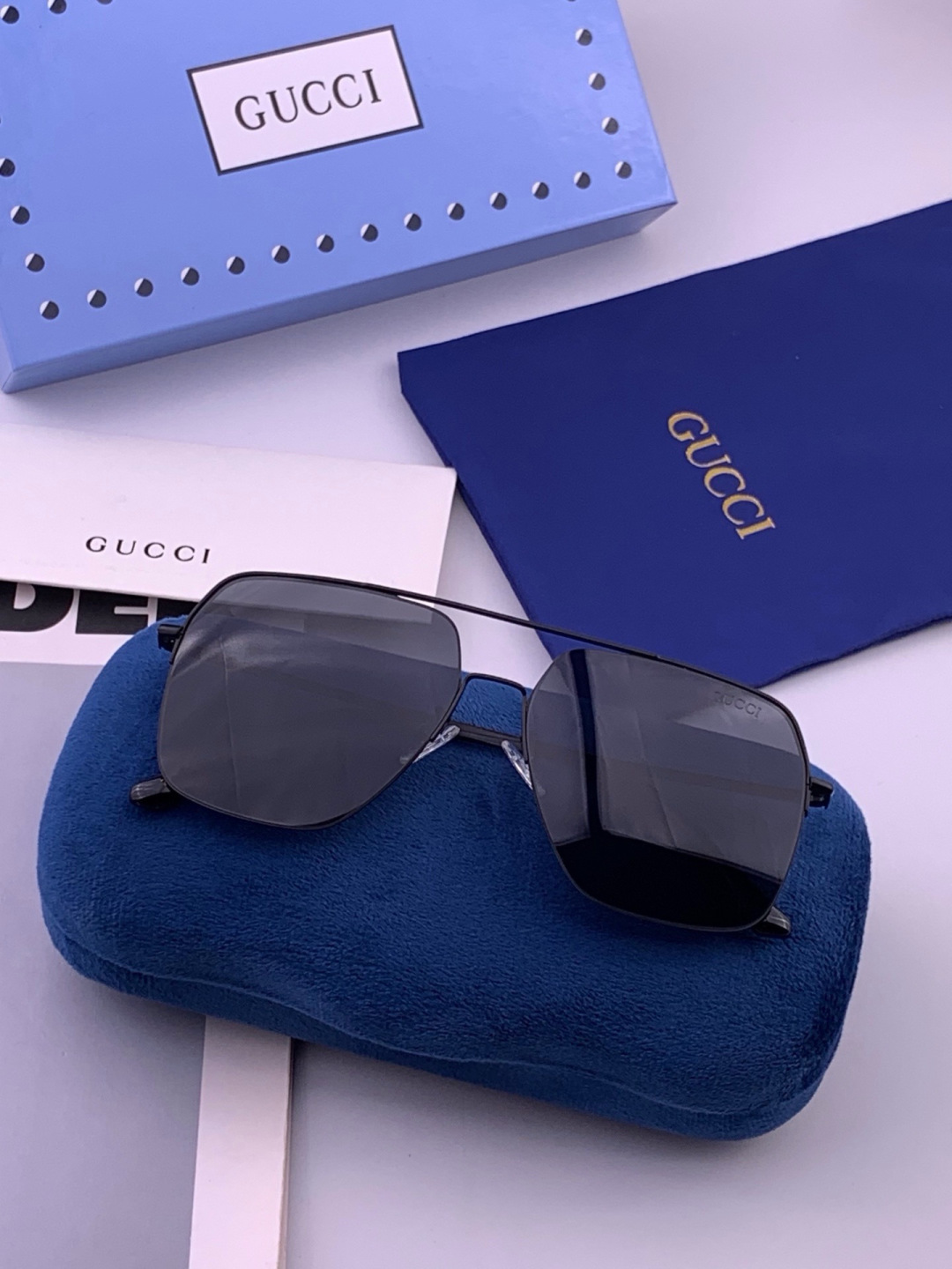 GUCCI 男款炫彩飞行员偏光太阳镜 ❤️材质：高清尼龙加厚卡槽高清偏光镜片 🌹无边框镜架💕颜👍型号：G0702