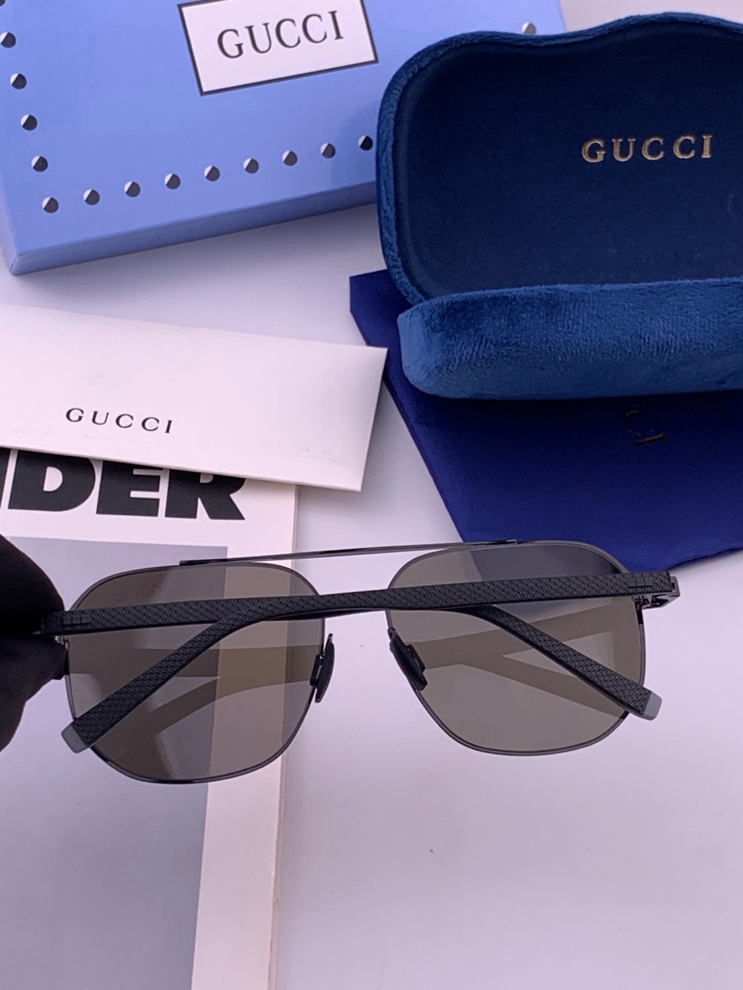 GUCCI 男款炫彩飞行员偏光太阳镜 ❤️材质：高清尼龙加厚卡槽高清偏光镜片 🌹无边框镜架💕颜👍型号：G2702