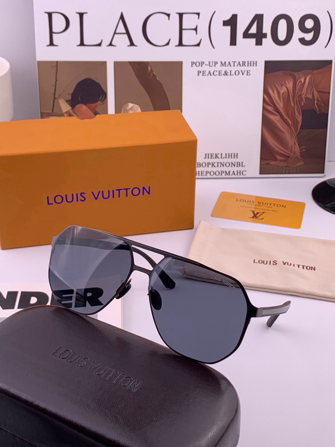 LV 男款炫彩飞行员偏光太阳镜 ❤️材质：高清尼龙加厚卡槽高清偏光镜片 🌹无边框镜架💕颜👍型号：L6229