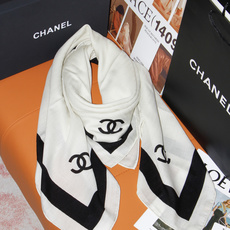 2026秋冬新品 Chanel 140披肩 30%真丝70%羊绒 马修.布拉齐将自己的首个系列作品构思为一场与嘉柏丽尔 2026秋冬新品 Chanel 140披肩 30%真丝70%羊绒 马修.布拉齐将自己的首个系列作品构思为一场与嘉柏丽尔