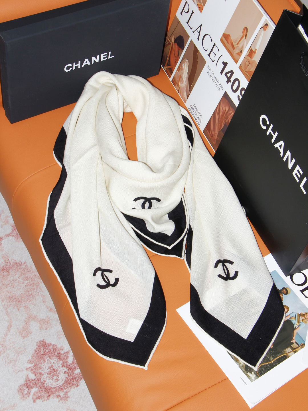 2026秋冬新品 Chanel 140披肩 30%真丝70%羊绒 马修.布拉齐将自己的首个系列作品构思为一场与嘉柏丽尔 2026秋冬新品 Chanel 140披肩 30%真丝70%羊绒 马修.布拉齐将自己的首个系列作品构思为一场与嘉柏丽尔
