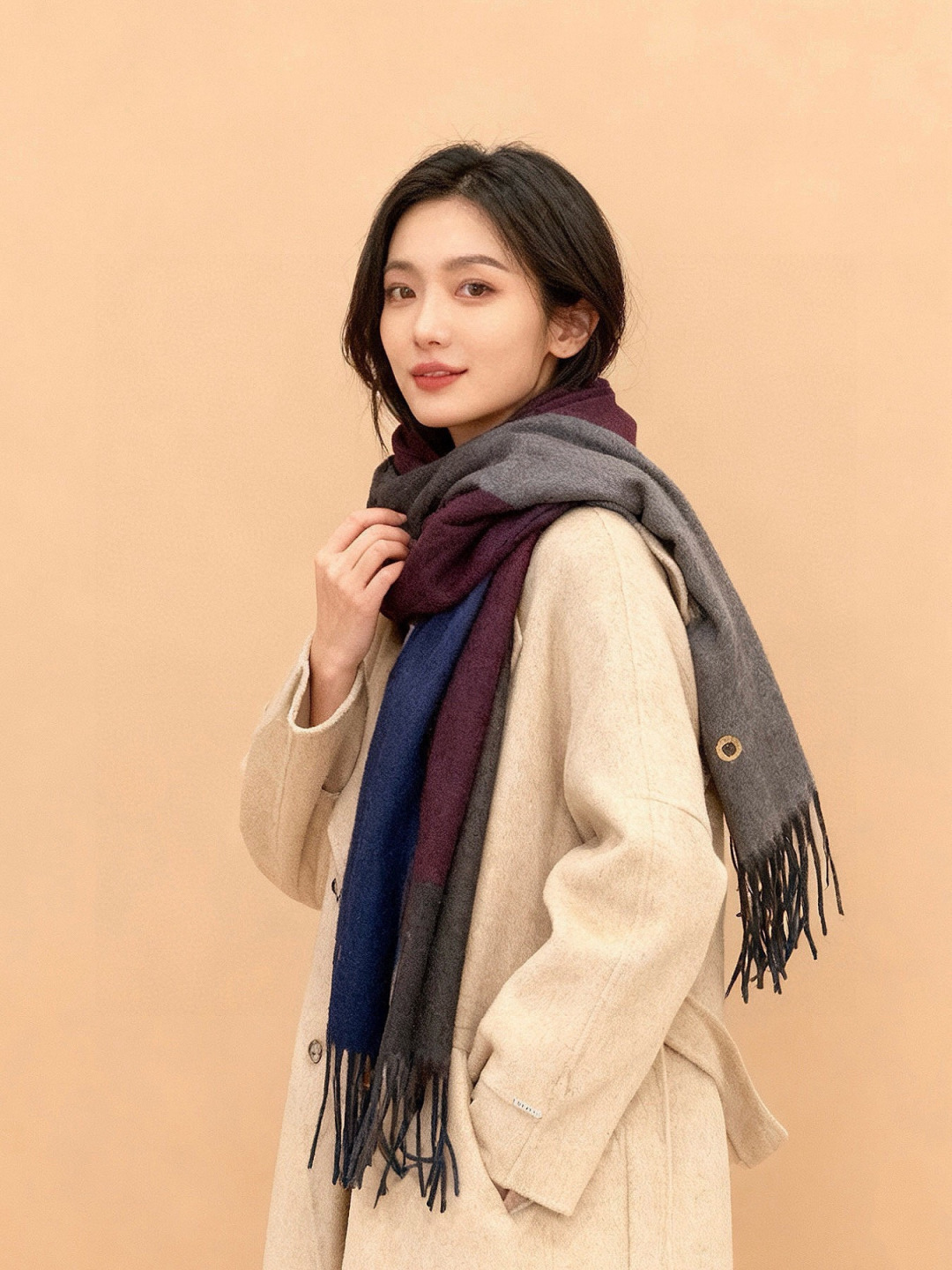 ✨✨太美了😍 【皮安娜】情侣款  美到要尖叫😱专柜最新款🎊英伦欧美范儿「多色渐变」又是一款即时尚又实用的大围巾&长巾，🎆